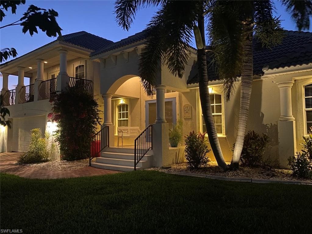 631 Coral DR CAPE CORAL, FL 33904