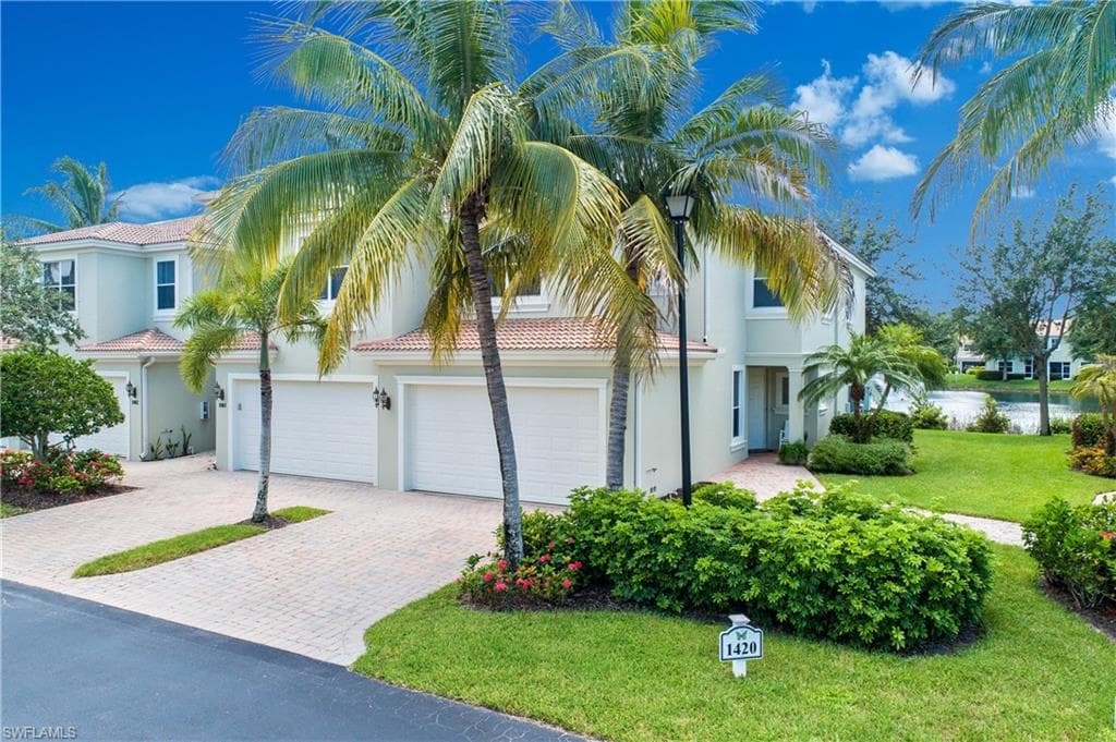 1420 Mariposa CIR 104 NAPLES, FL 34105