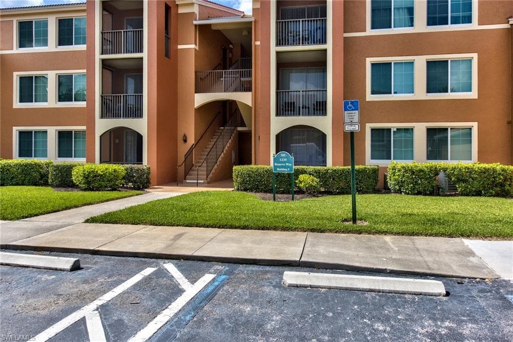 1235 Reserve WAY 5-206 NAPLES, FL 34105
