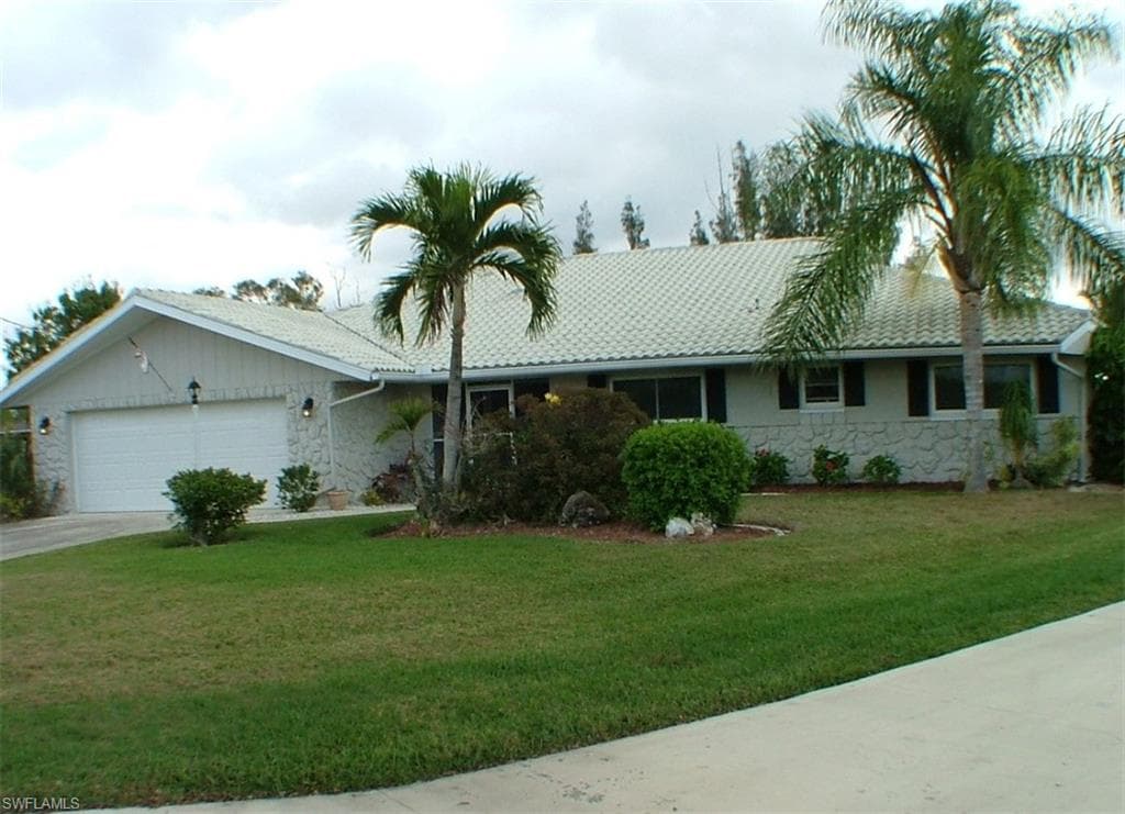 6092 Plumosa AVE FORT MYERS, FL 33908