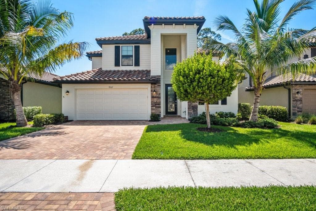 9367 Foxglove LN NAPLES, FL 34120
