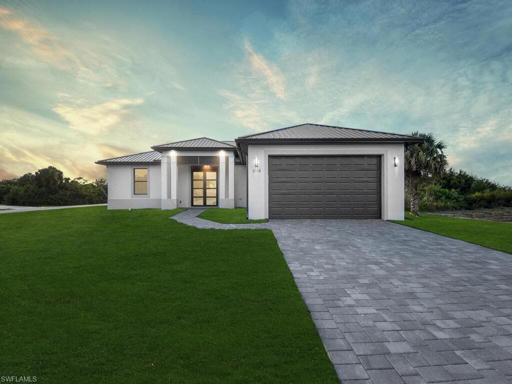 6144 Higgins AVE FORT MYERS, FL 33905
