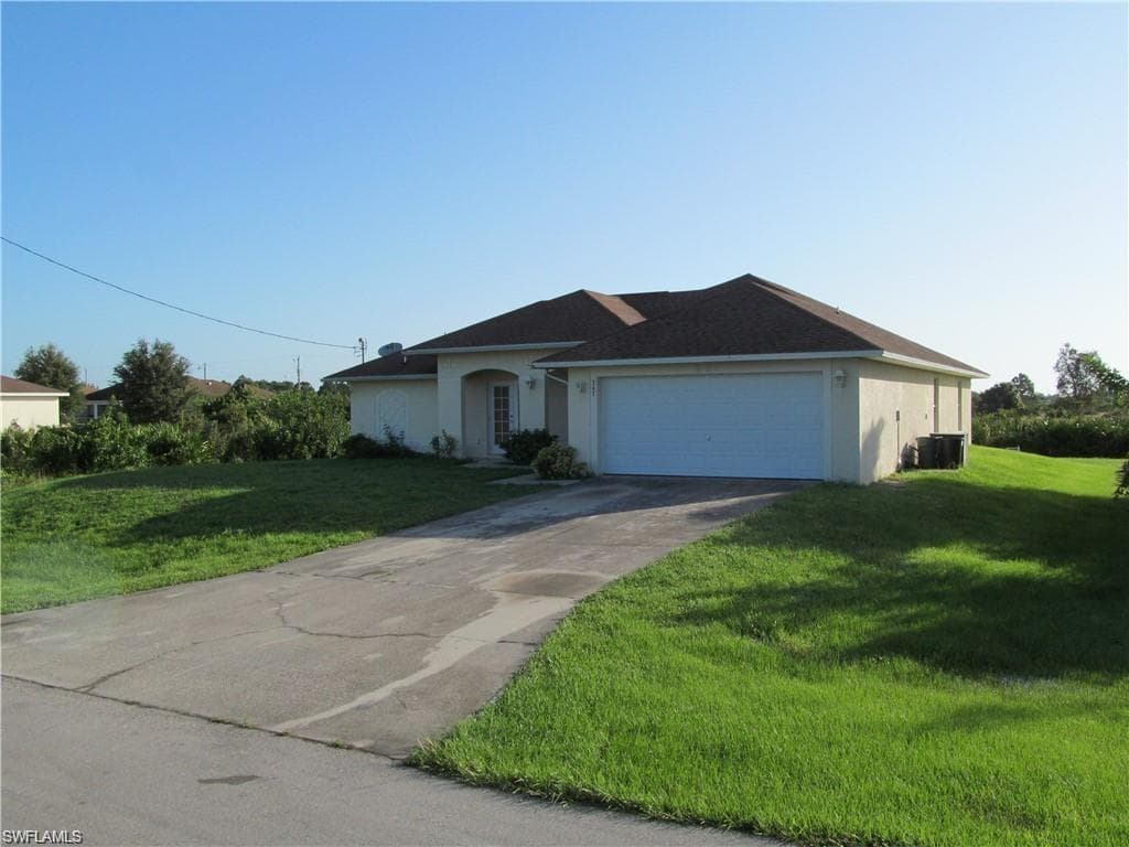 347 Parish AVE LEHIGH ACRES, FL 33974