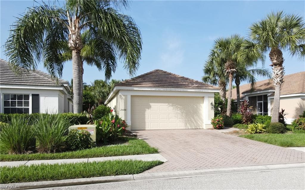 2500 Belleville CT CAPE CORAL, FL 33991
