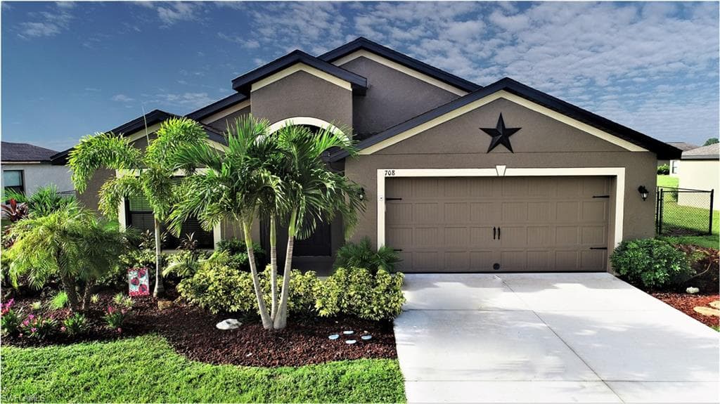 708 Evening Shade LN LEHIGH ACRES, FL 33974