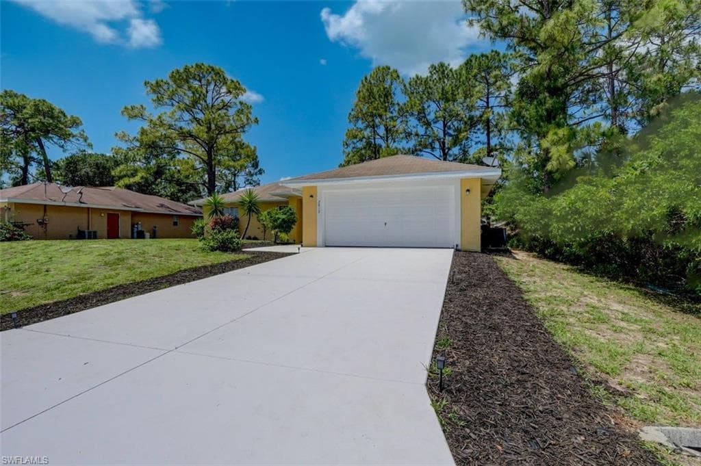 2812 4th ST SW LEHIGH ACRES, FL 33976