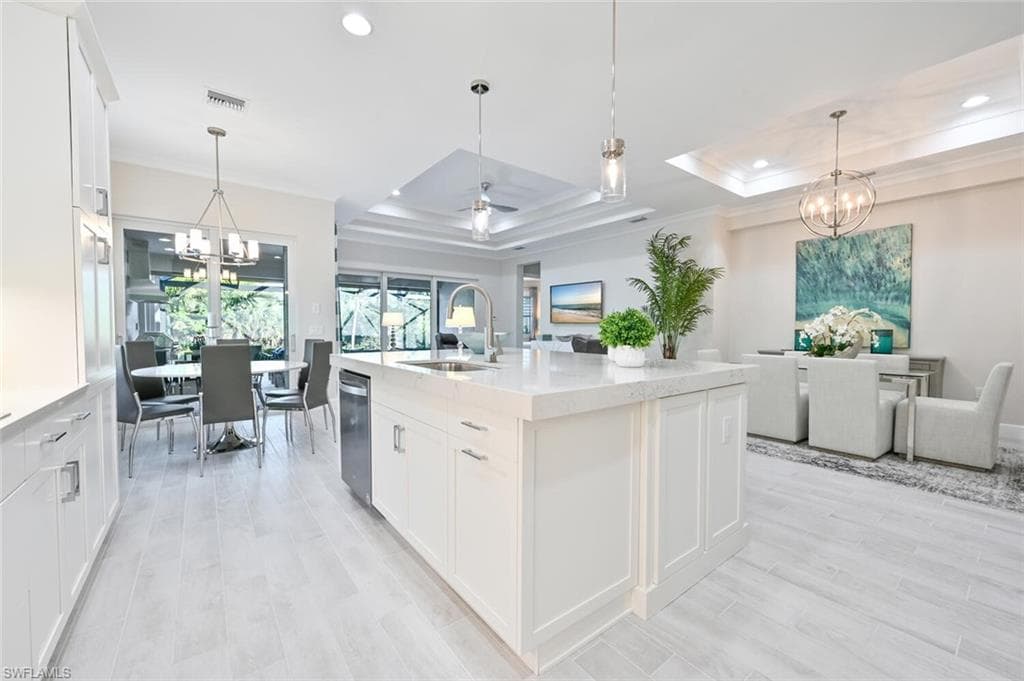 6355 Antigua WAY NAPLES, FL 34113