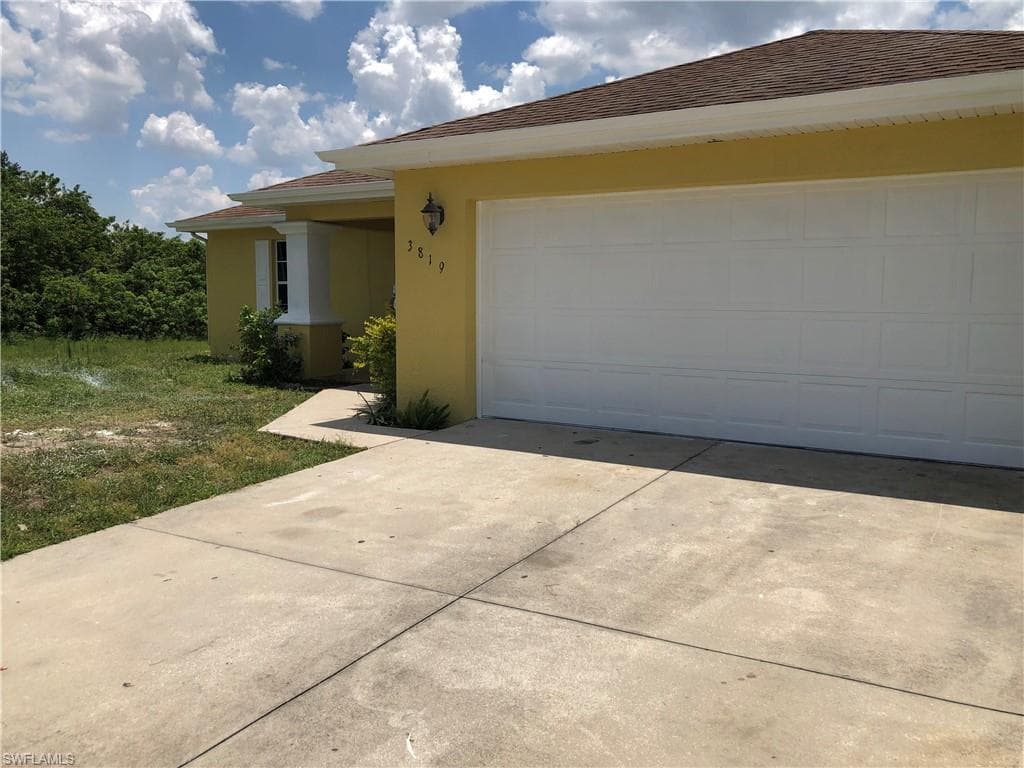 3819 24th ST W LEHIGH ACRES, FL 33971