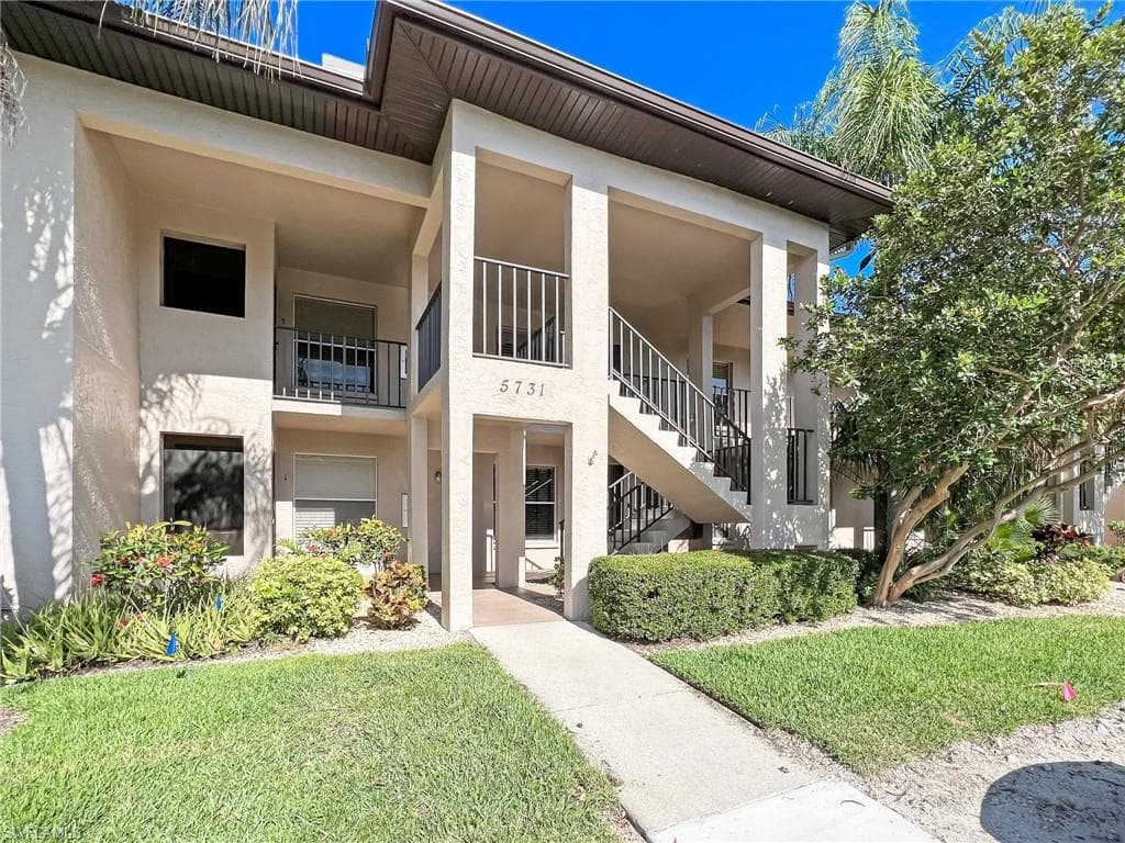 5731 Foxlake DR 6 NORTH FORT MYERS, FL 33917