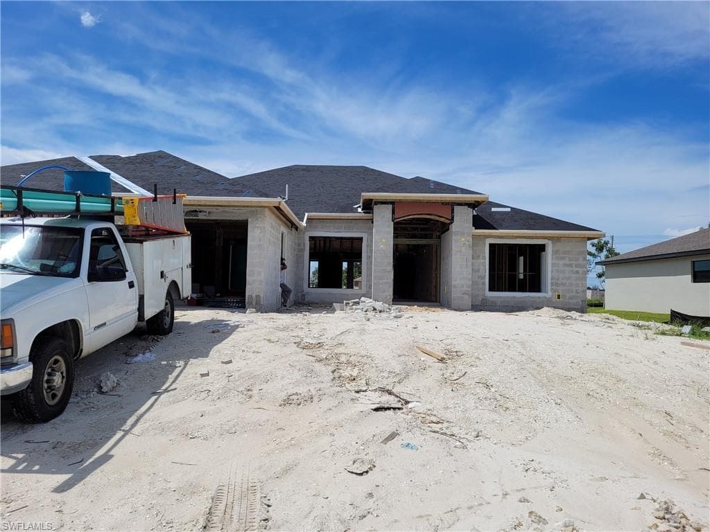 3514 E Gator CIR CAPE CORAL, FL 33909