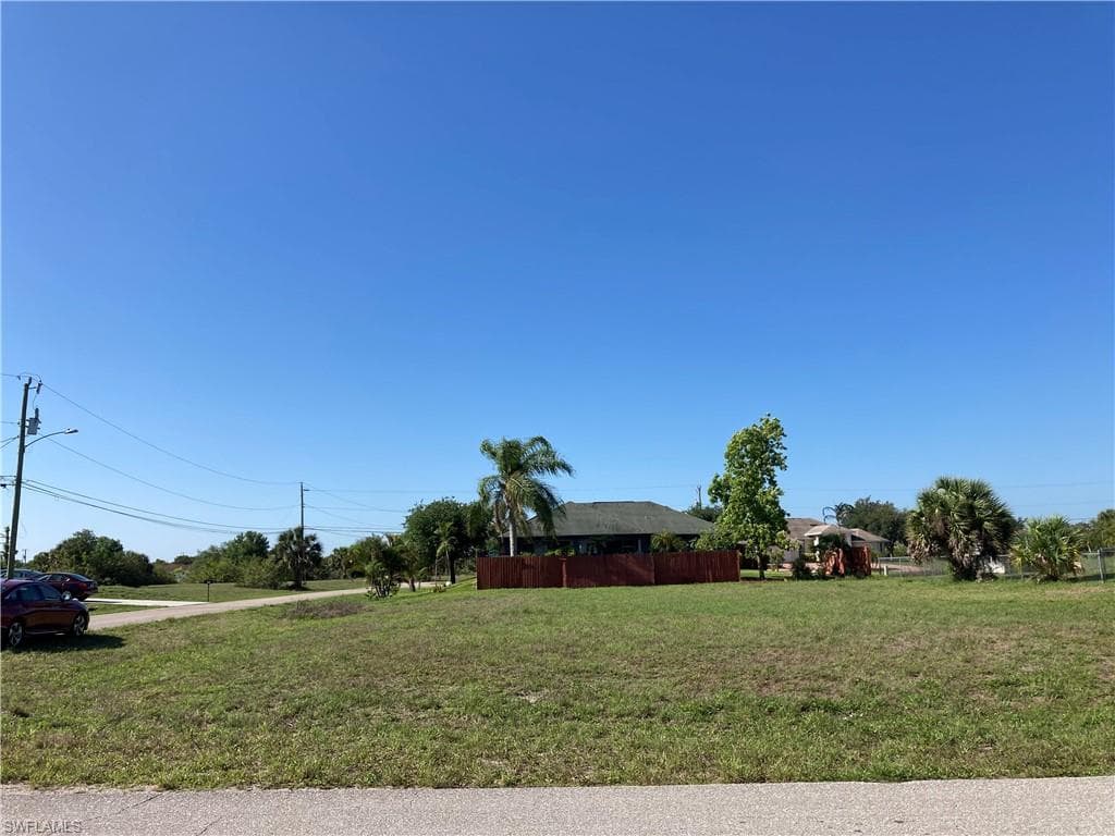 2012 NE 28th ST CAPE CORAL, FL 33909