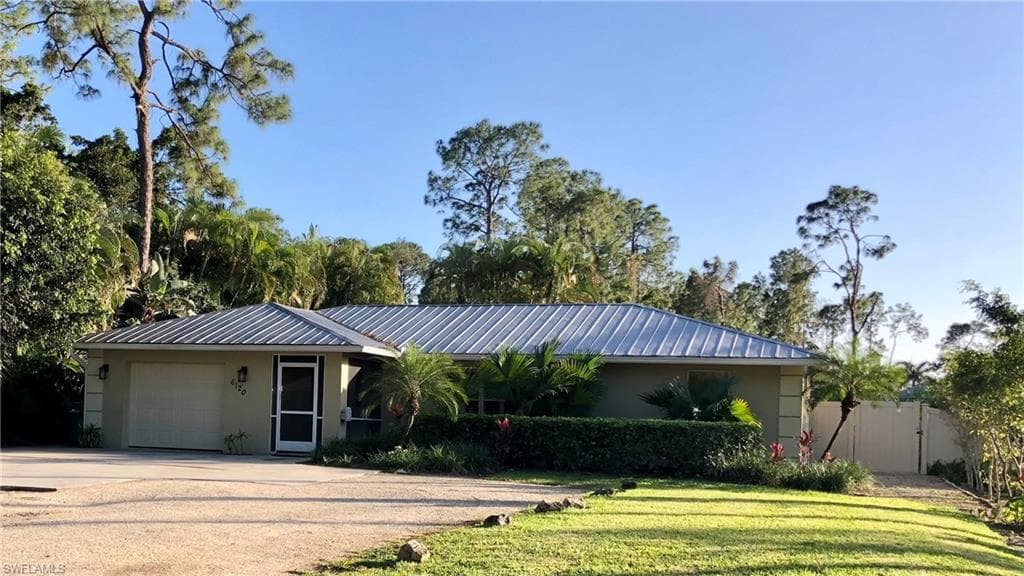 6120 English Oaks LN NAPLES, FL 34119