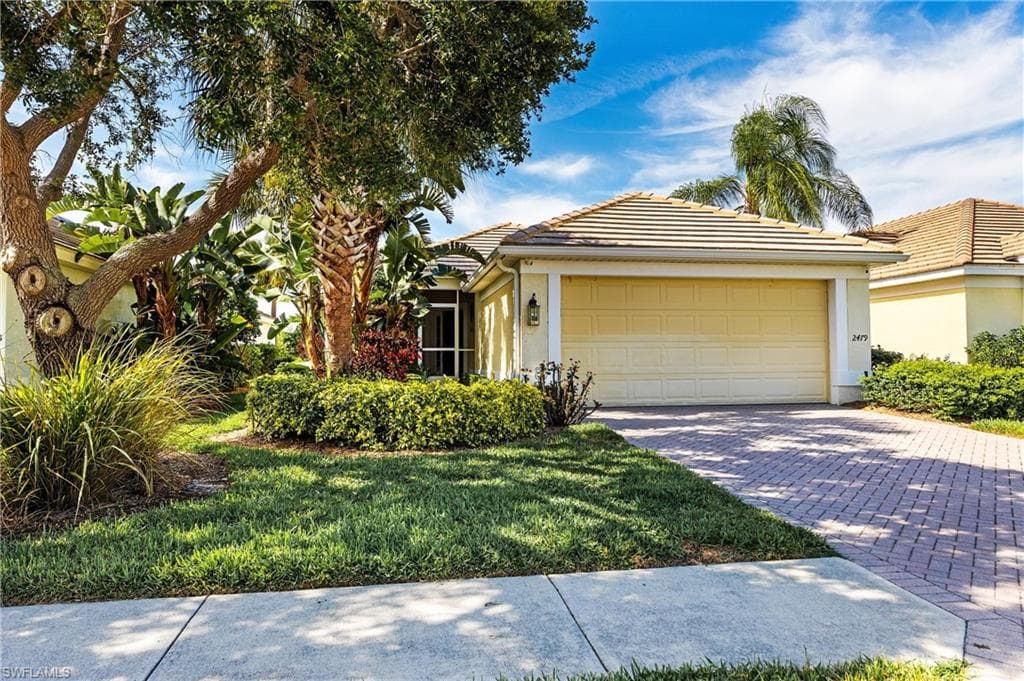 2479 Greendale PL CAPE CORAL, FL 33991