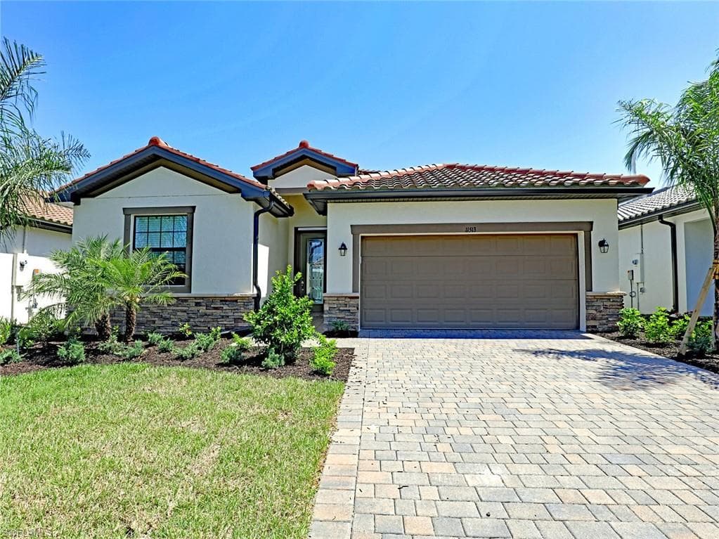 11513 Shady Palm WAY FORT MYERS, FL 33913