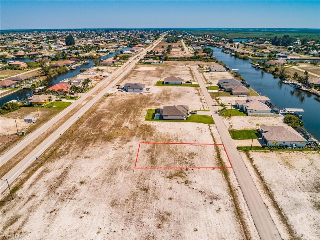 1527 NW 40th PL CAPE CORAL, FL 33993
