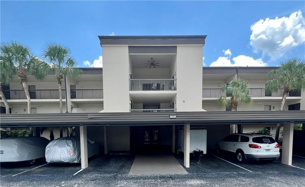 5905 Trailwinds DR 813 FORT MYERS, FL 33907