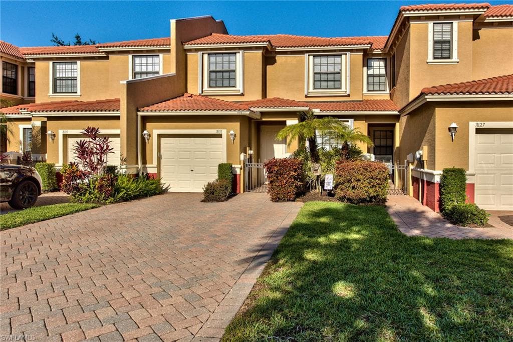 7631 Bristol CIR NAPLES, FL 34120