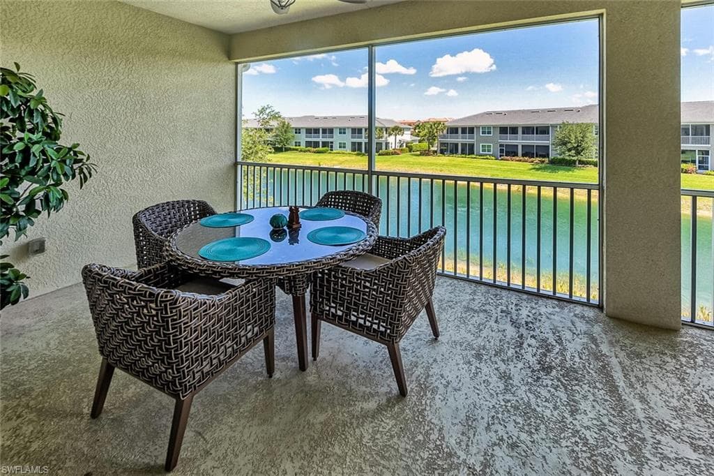 6960 Avalon CIR 807 NAPLES, FL 34112
