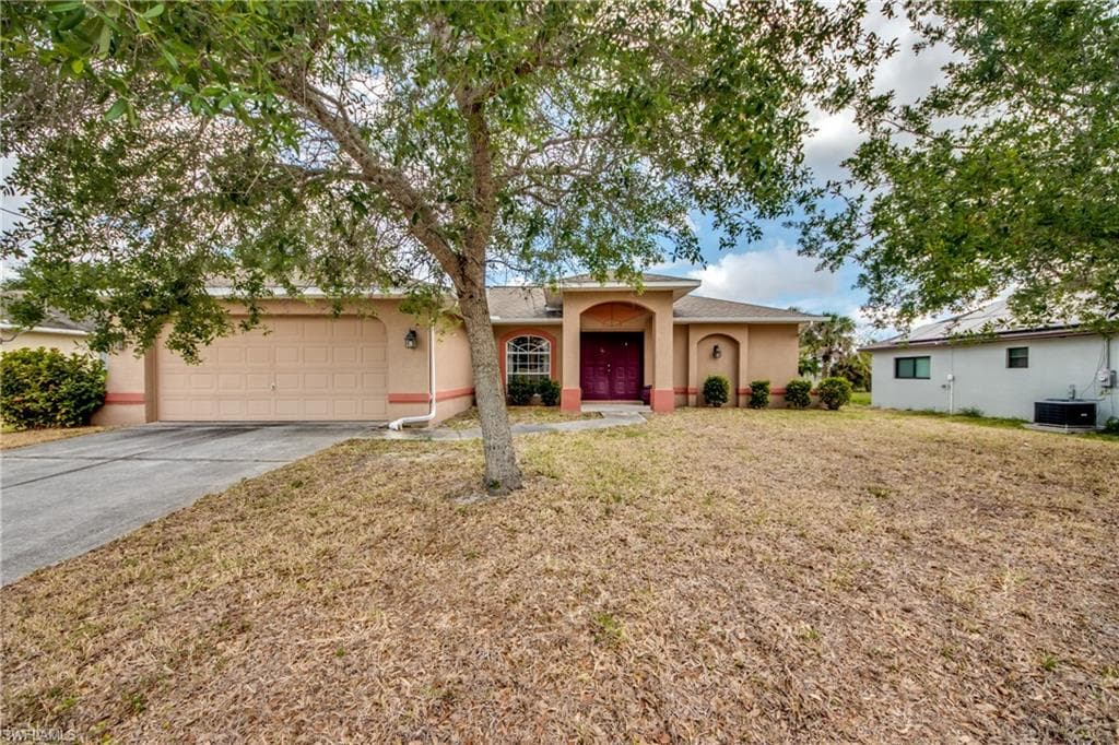 410 SW 7th CT CAPE CORAL, FL 33991