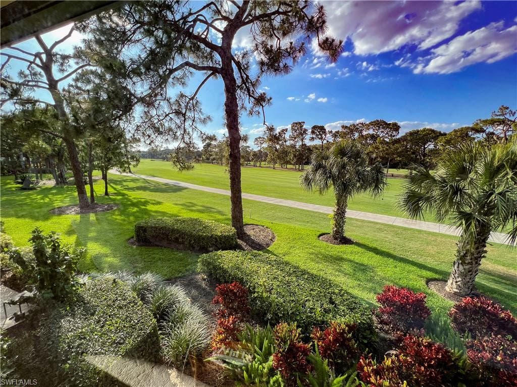 324 Wildwood LN NAPLES, FL 34105