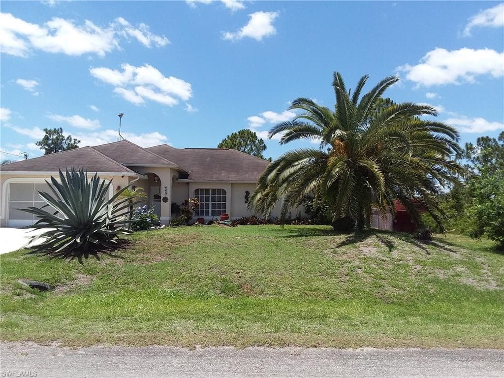 748 Naples AVE S LEHIGH ACRES, FL 33974