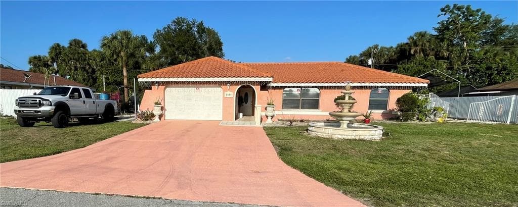 2508 Lakeview DR LEHIGH ACRES, FL 33936
