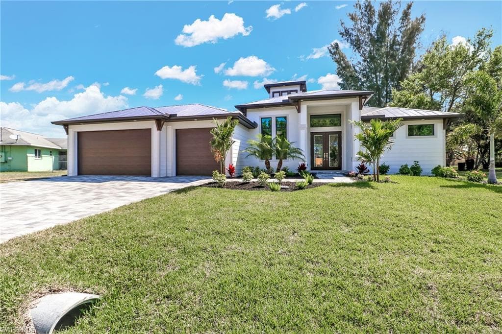 2309 SE Santa Barbara PL CAPE CORAL, FL 33990