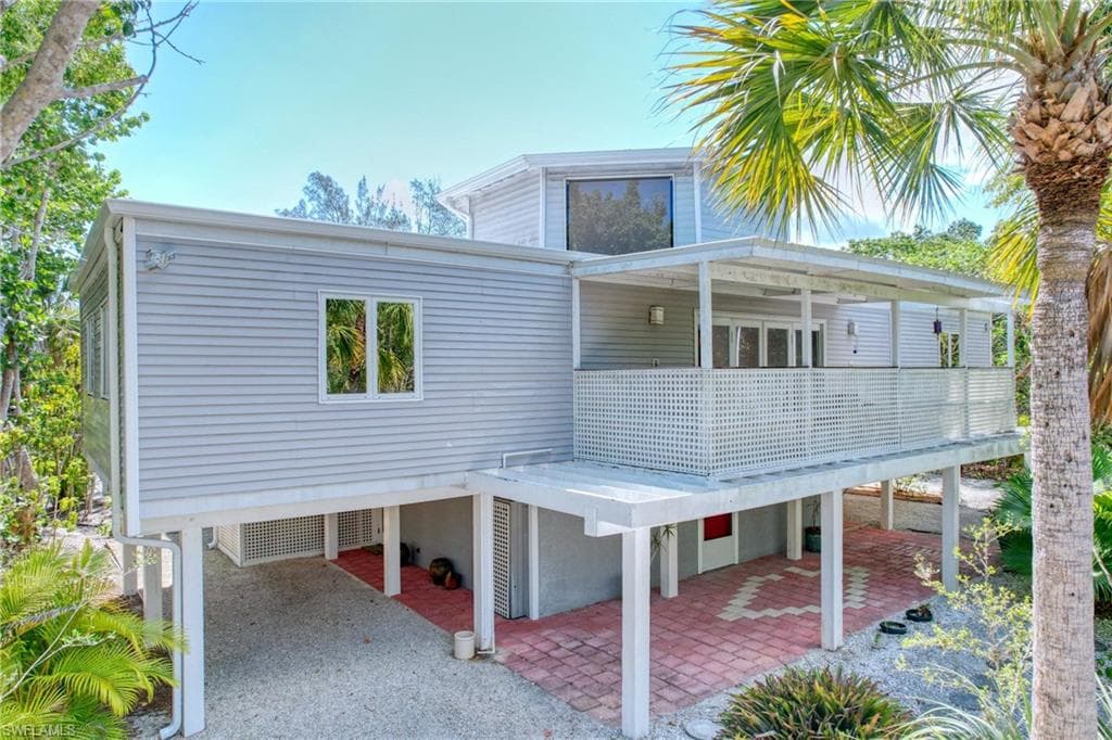 2010 Wild Lime DR SANIBEL, FL 33957