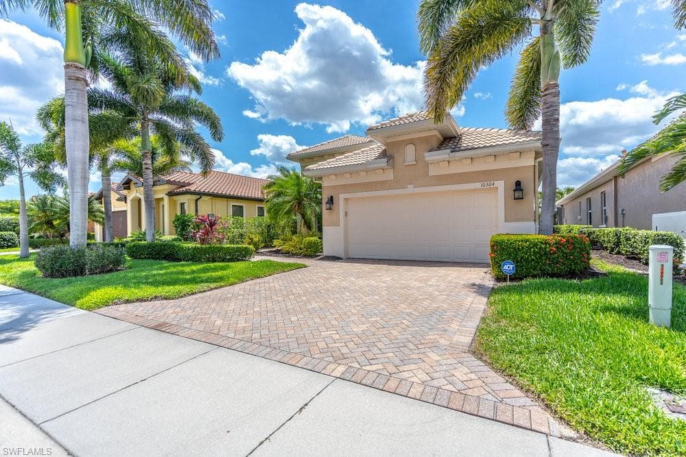 10304 Porto Romano DR MIROMAR LAKES, FL 33913