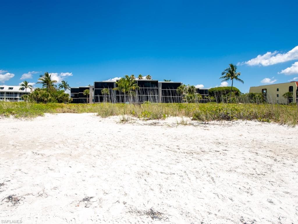 2929 W Gulf DR 301 SANIBEL, FL 33957
