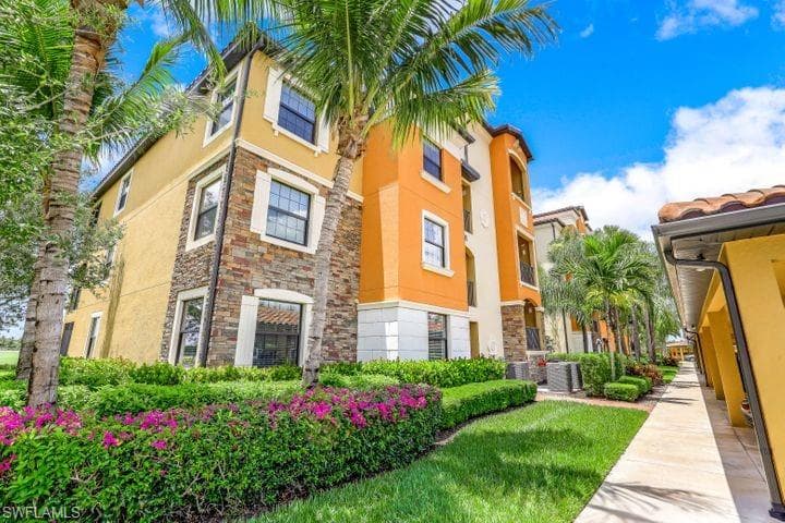 17961 Bonita National BLVD 512 BONITA SPRINGS, FL 34135