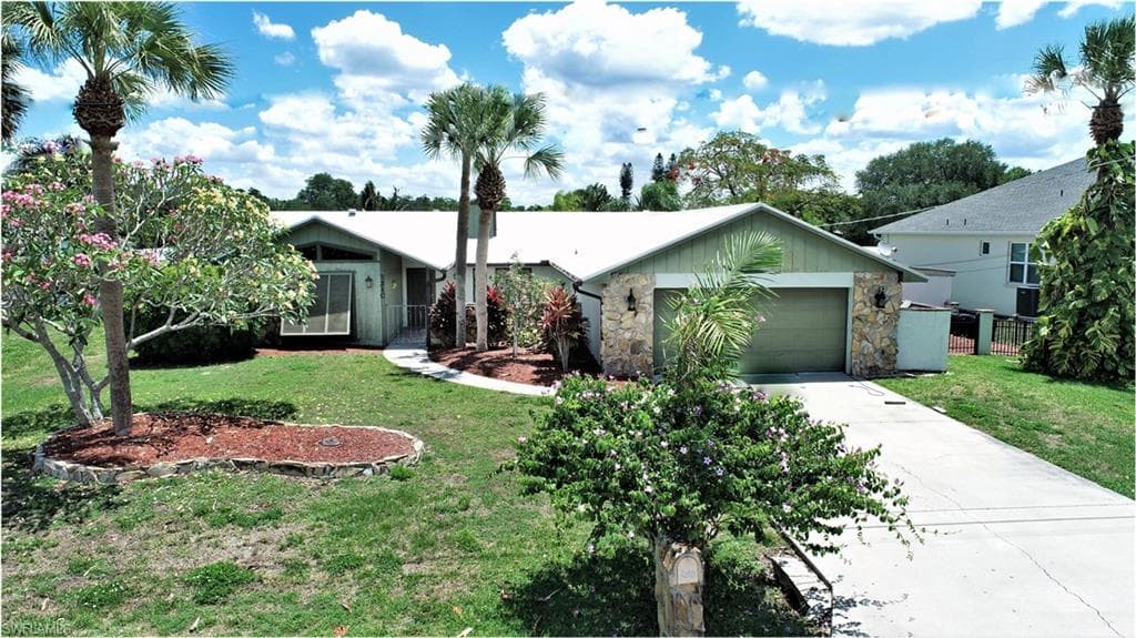 2210 Isle Of Pines AVE FORT MYERS, FL 33905