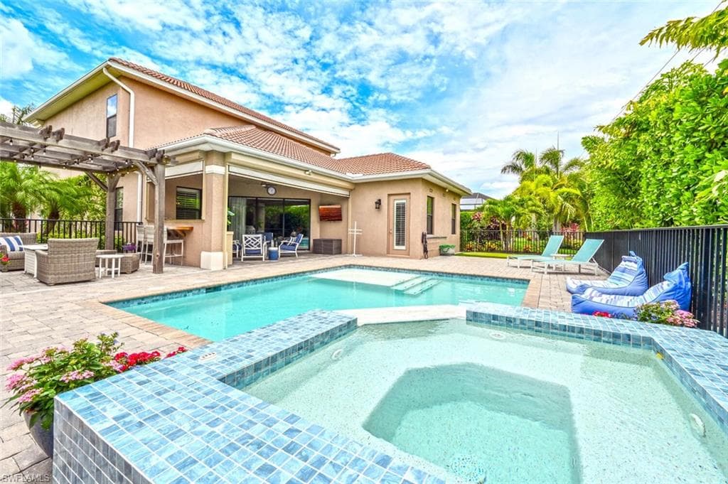 1626 Serrano CIR NAPLES, FL 34105