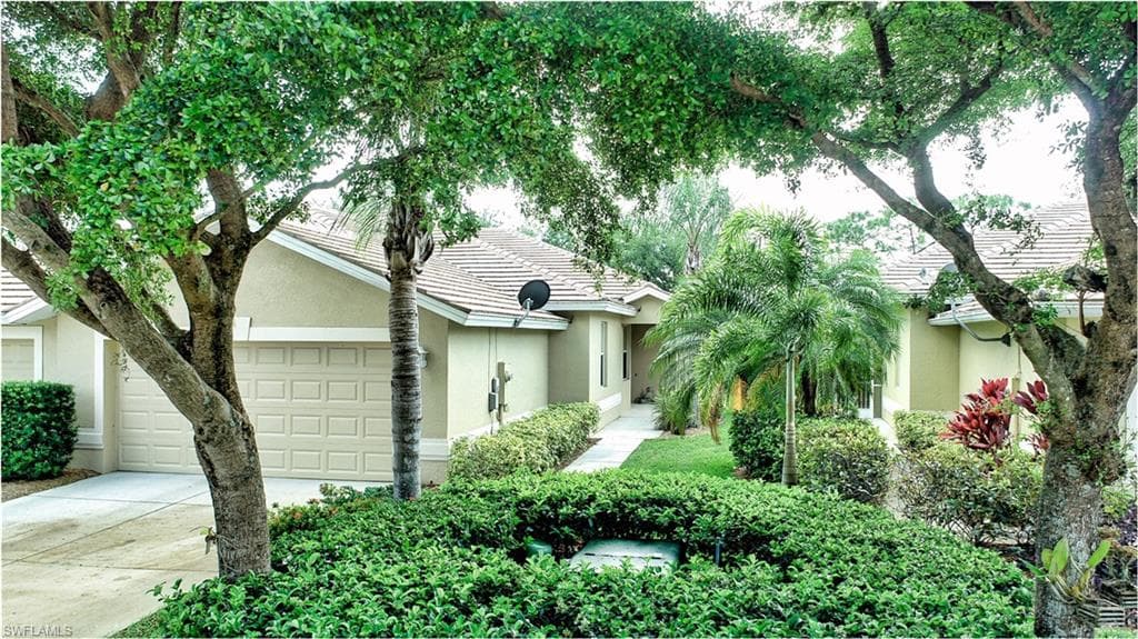 4808 Fairloop RUN LEHIGH ACRES, FL 33973