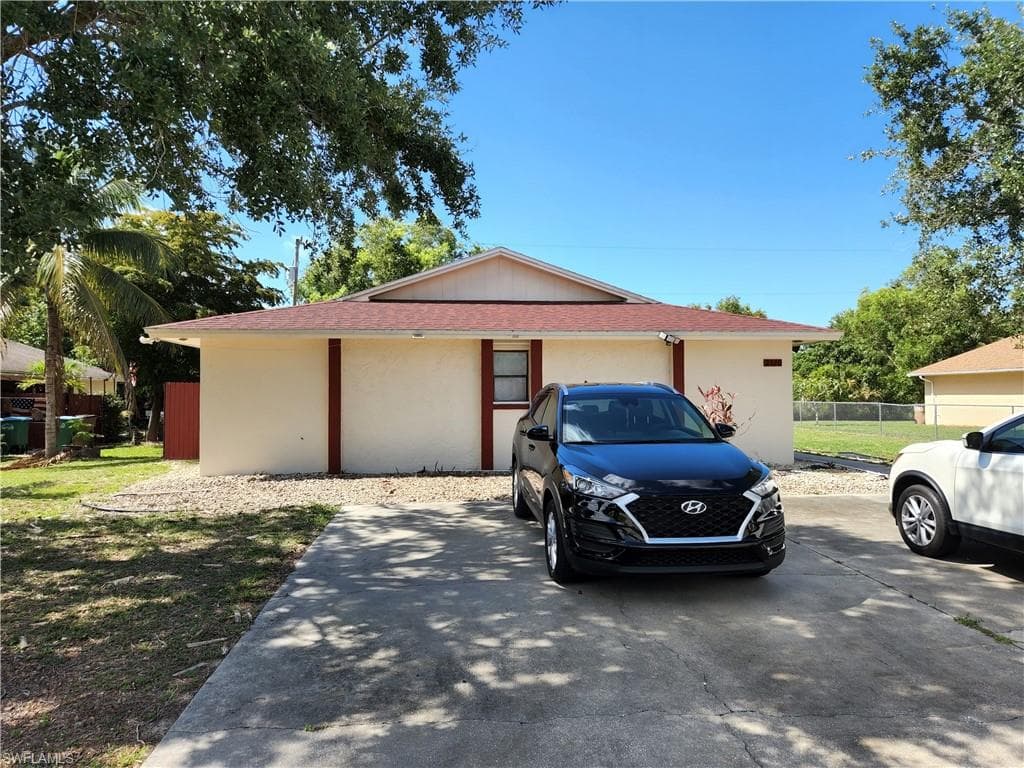 2320 SE 6th LN A-B CAPE CORAL, FL 33990