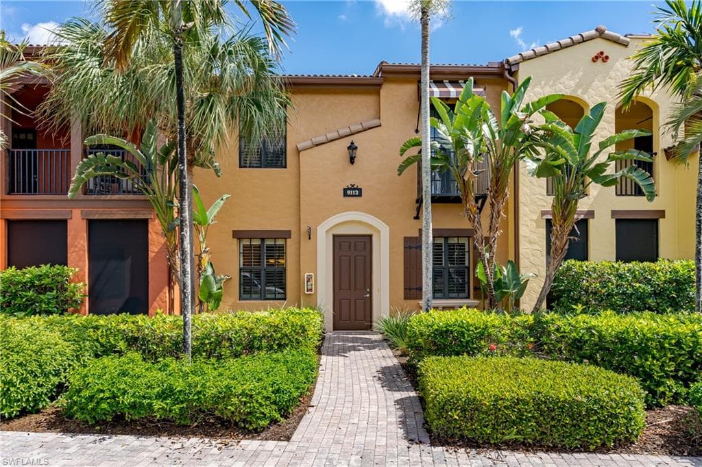 9113 Chula Vista LN 11703 NAPLES, FL 34113