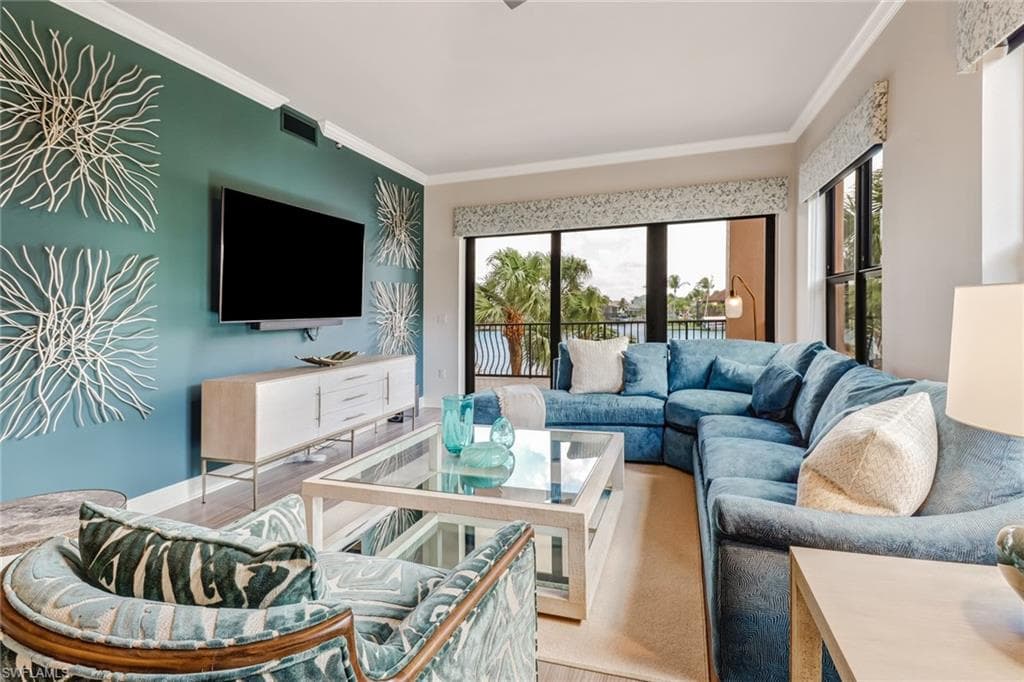 10620 Gulf Shore DR 203 NAPLES, FL 34108