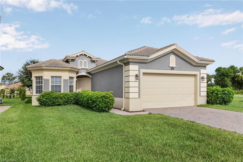 9155 Leatherwood LOOP LEHIGH ACRES, FL 33936