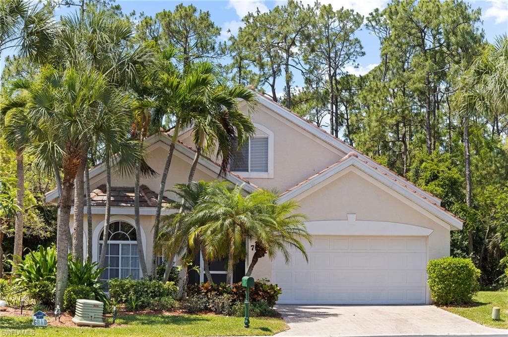 7805 Stratford DR NAPLES, FL 34104