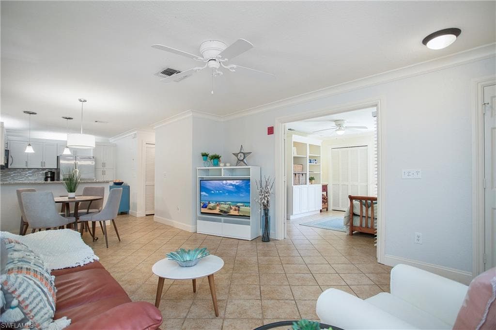 76 Emerald Woods DR L7 NAPLES, FL 34108