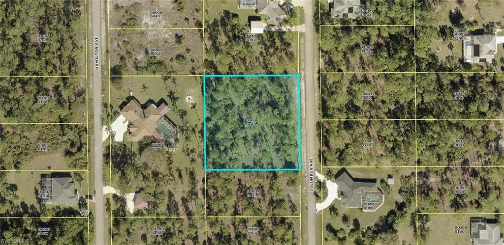 811 Columbus AVE LEHIGH ACRES, FL 33972