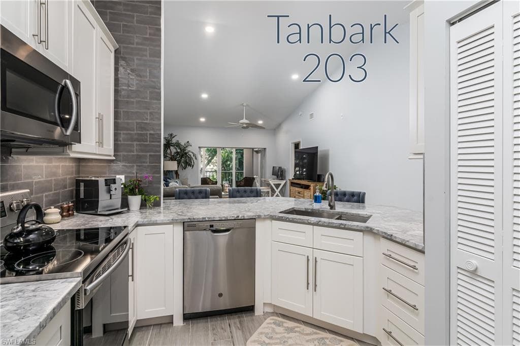 859 Tanbark DR 203 NAPLES, FL 34108