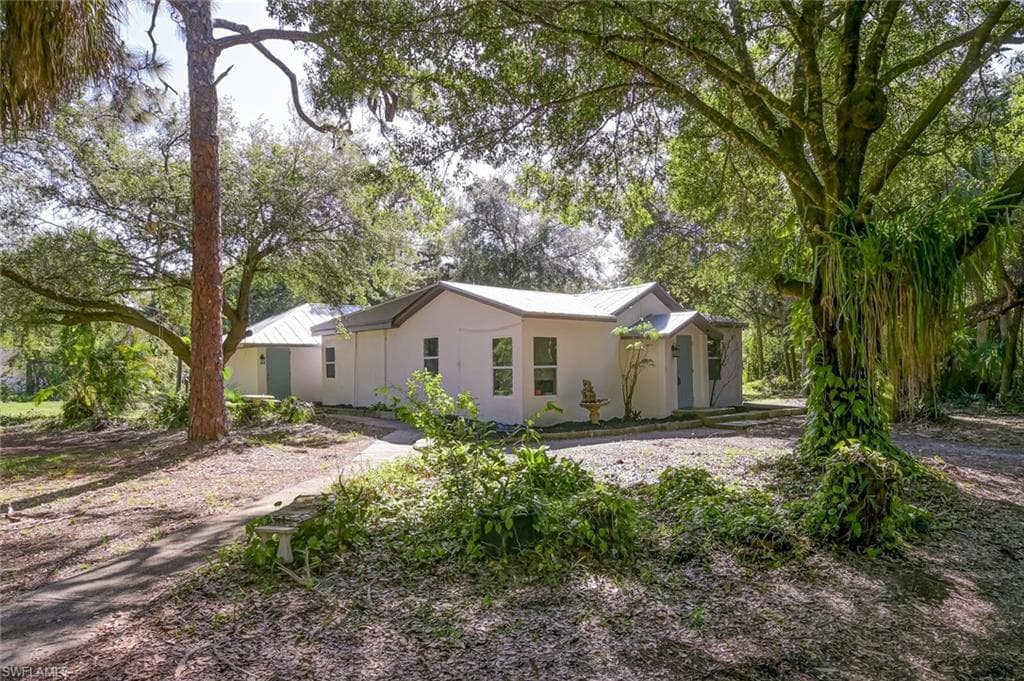 18310 Matt RD NORTH FORT MYERS, FL 33917