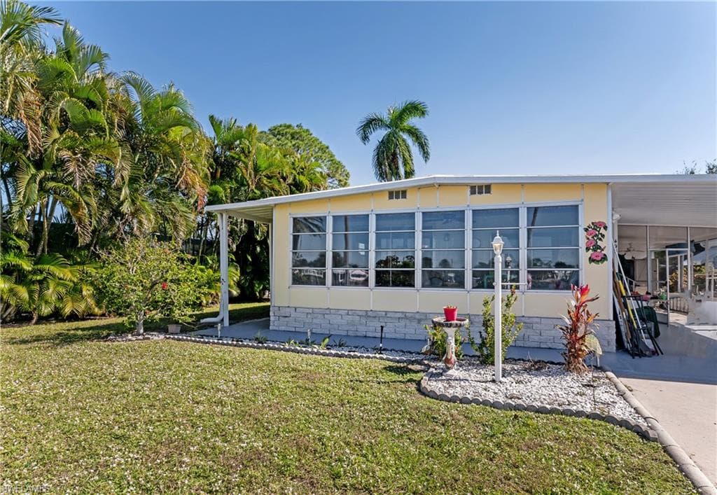 495 Riviera BLVD W NAPLES, FL 34112