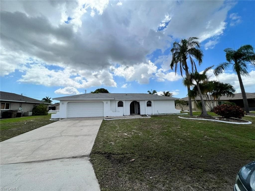 40 13th CT CAPE CORAL, FL 33909