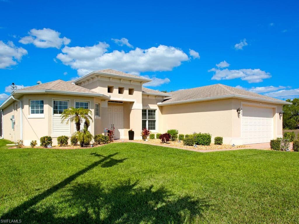 525 SE 7th ST CAPE CORAL, FL 33990
