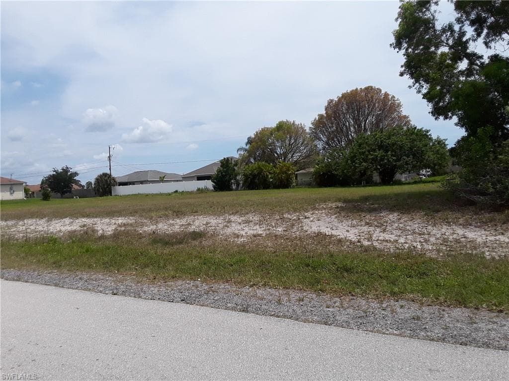 22 NE 12th LN CAPE CORAL, FL 33909