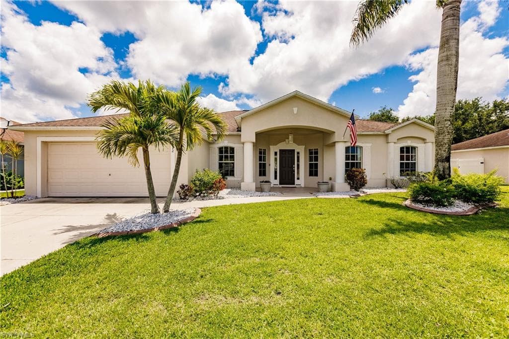 2412 Nature Pointe LOOP FORT MYERS, FL 33905