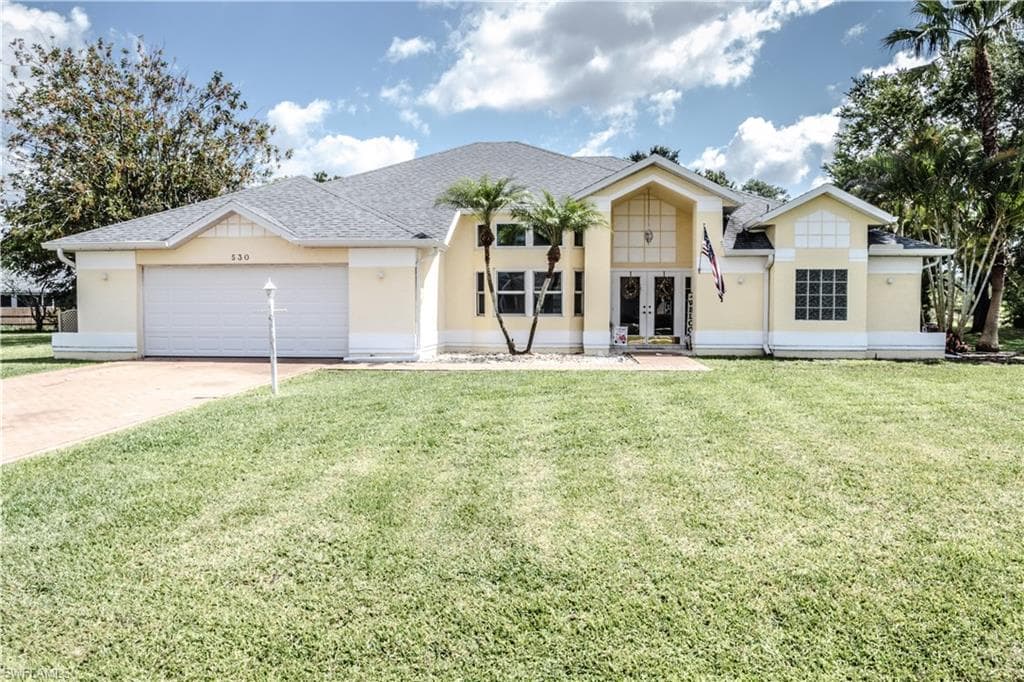 530 Whispering Wind BEND LEHIGH ACRES, FL 33974