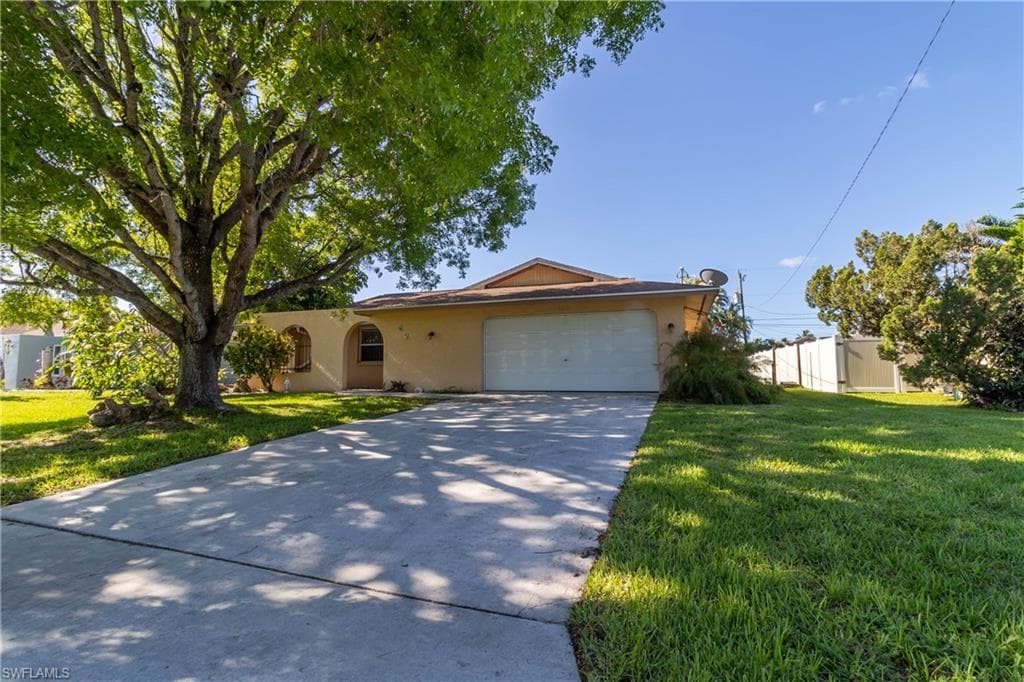 922 SE 25th LN CAPE CORAL, FL 33904